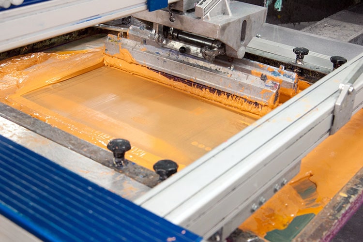 Realizzazione e riparazione spatola per stampe serigrafiche